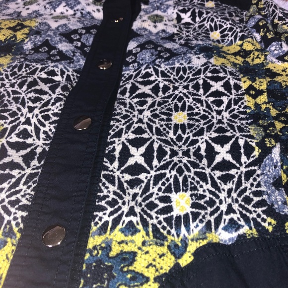 100% cotton button up jacket. - Picture 2 of 4